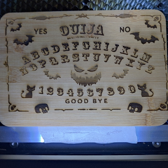 Creepy Christmas Ouija board - Picture 4 of 4